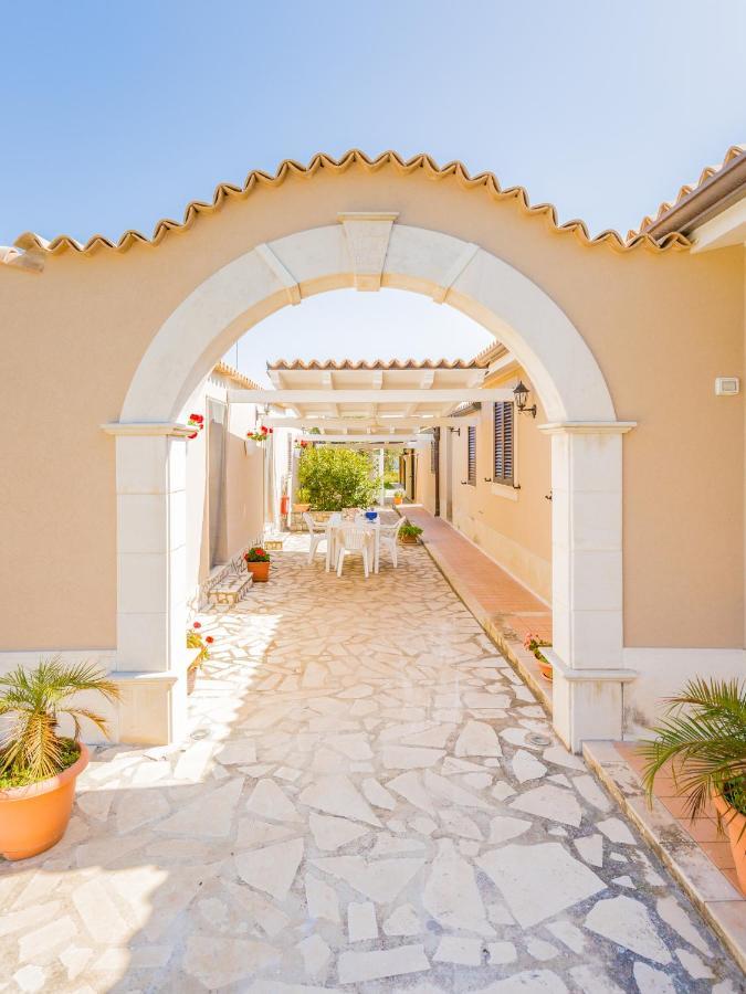 Villa Degli Ulivi Авола Экстерьер фото